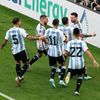 Argentinci slaví gól v zápase Argentina - Saúdská Arábie na MS 2022