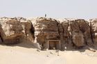 Archeologové objevili v egyptské provincii Mínjá jižně od Káhiry starověké pohřební komory.