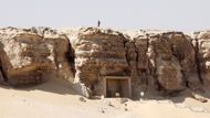 Archeologové objevili v egyptské provincii Mínjá jižně od Káhiry starověké pohřební komory.