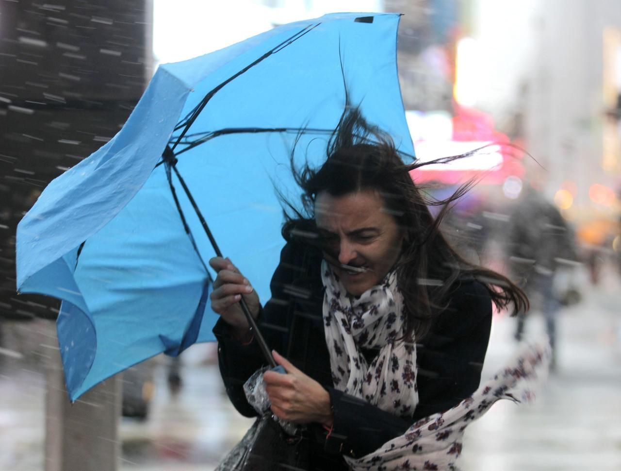 Foto: Newyorčané opět trpí. Po Sandy je zasáhla sněhová bouře.