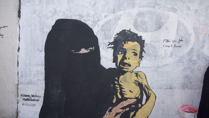 Obrazem: Street artem proti válce. Jemenská umělkyně upozorňuje na lidské tragédie