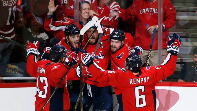 Po domácím vítězství mají k zisku Stanley Cupu blíže hokejisté Washingtonu Capitals.
