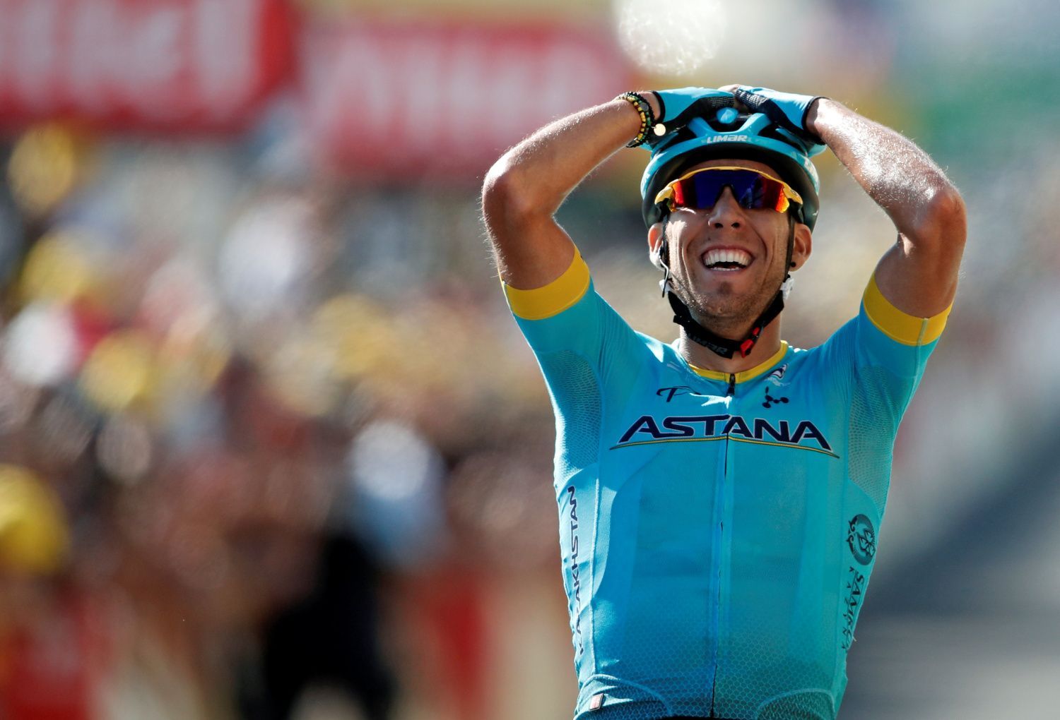 Omar Fraile slaví vítězství v14. etapě Tour de France 2018