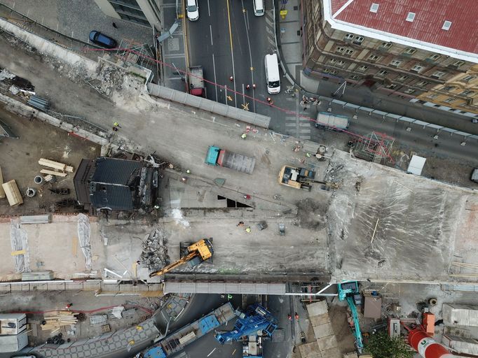 Rekonstrukce Negrelliho viaduktu na snímku z roku 2018