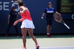 Nadávala, házela raketou. Strýcová ale nakonec bitvu zvládla