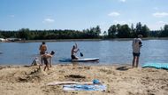 Někdy se mu přezdívá moře Vysočiny a podle pověsti u něj kdysi žili hýkalové. Velké Dářko je s rozlohou přes 200 hektarů největším rybníkem na Vysočině a díky svým písečným plážím a vzrostlými borovicím připomíná zátoky v Chorvatsku.