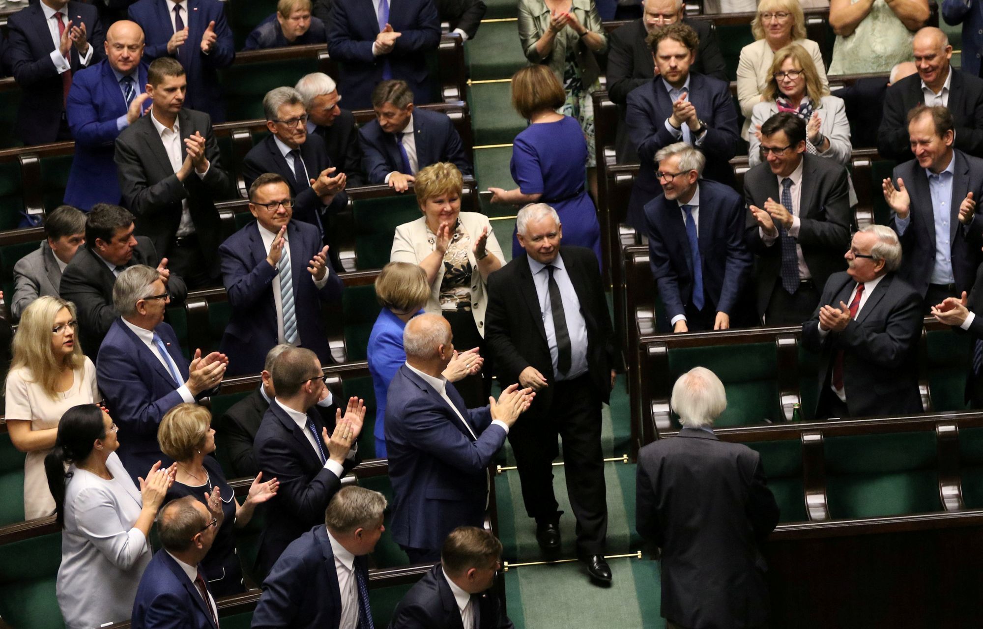 Jaroslaw Kaczynski v parlamentu