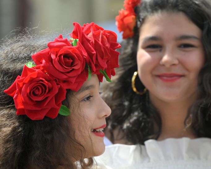 Také letos byl součástí festivalu Khamoro tradiční průvod, který prošel centrem Prahy.