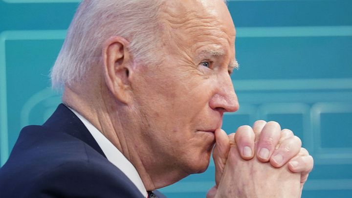Biden bojuje na dvou frontách. S ruskou invazí na Ukrajině a politikařením v USA; Zdroj foto: Reuters