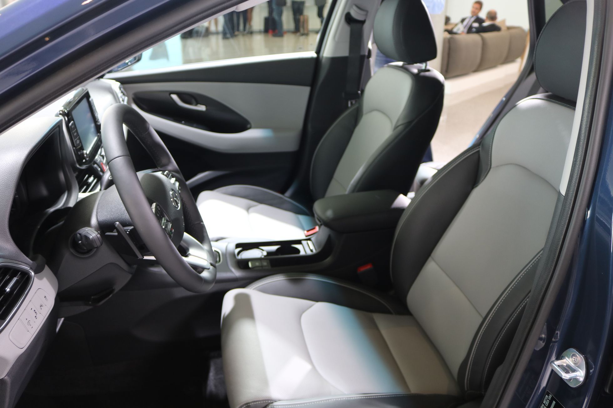 Hyundai i30 2016 - přední sedačky