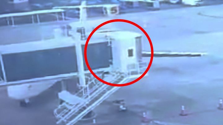 Pilot zdánlivě nepochopitelně chyboval. Zabránil horšímu, zastal se ho pasažér