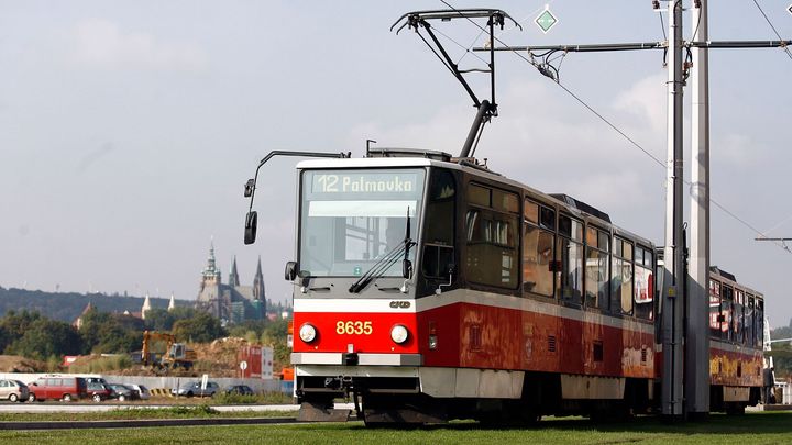 Konec jedné éry. Praha se po čtvrtstoletí rozloučí s "hranatými" tramvajemi T6A5; Zdroj foto: Jiří Koťátko
