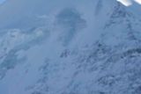 Vrchol Silverhorn v pozadí slovinského lyžaře Jermana