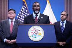 Trump chce poslat za mříže přední demokraty: starostu Chicaga i guvernéra Illinois