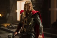 Thor už se s Amerikou nespokojí, v zámoří vydělává víc