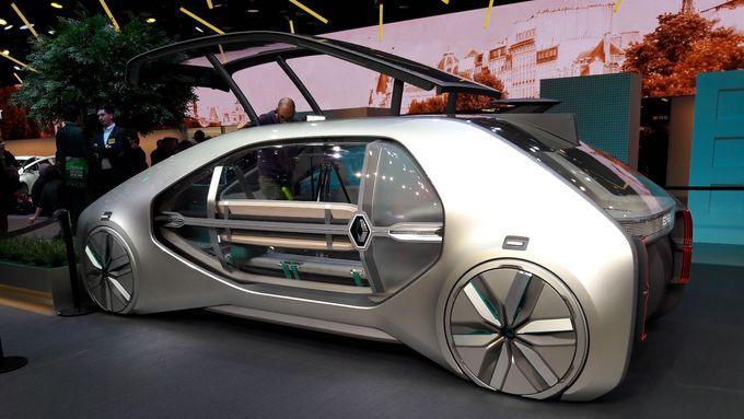 Renault EZ-GO je vizí budoucnosti, které by se nejeden automobilový nadšenec raději vyhnul.