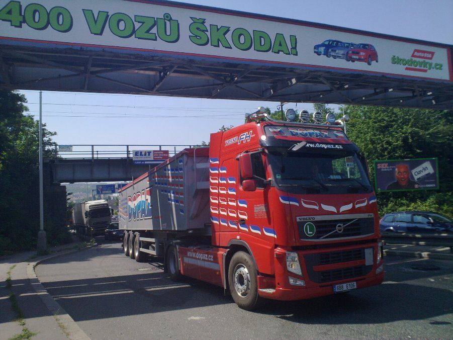 Dopravní komplikace v Kbelské ulici