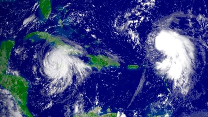 Hurikán Gustav (vlevo) následuje tropická bouře Hanna, která také může dosáhnout stupně hurikánu