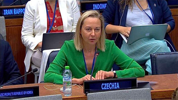 Tajné služby i vývoz zbraní. Bezpečnostní politiku v Černínu bude poprvé řídit žena