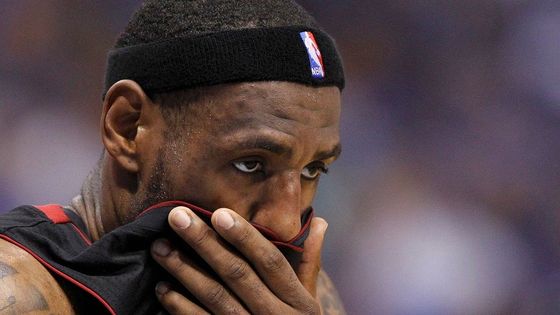 LeBron James se diví. ´Dirkules´ Nowitzki přiblížil Dallasu historický titul