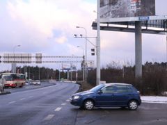 Nově byly kamery instalovány například na křižovatce Bucharova–Pekařská. Podle magistrátu se tu bude monitorovat jízda na červenou i okamžitá rychlost.