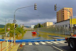 Povodně trápí Čechy už čtvrtý den