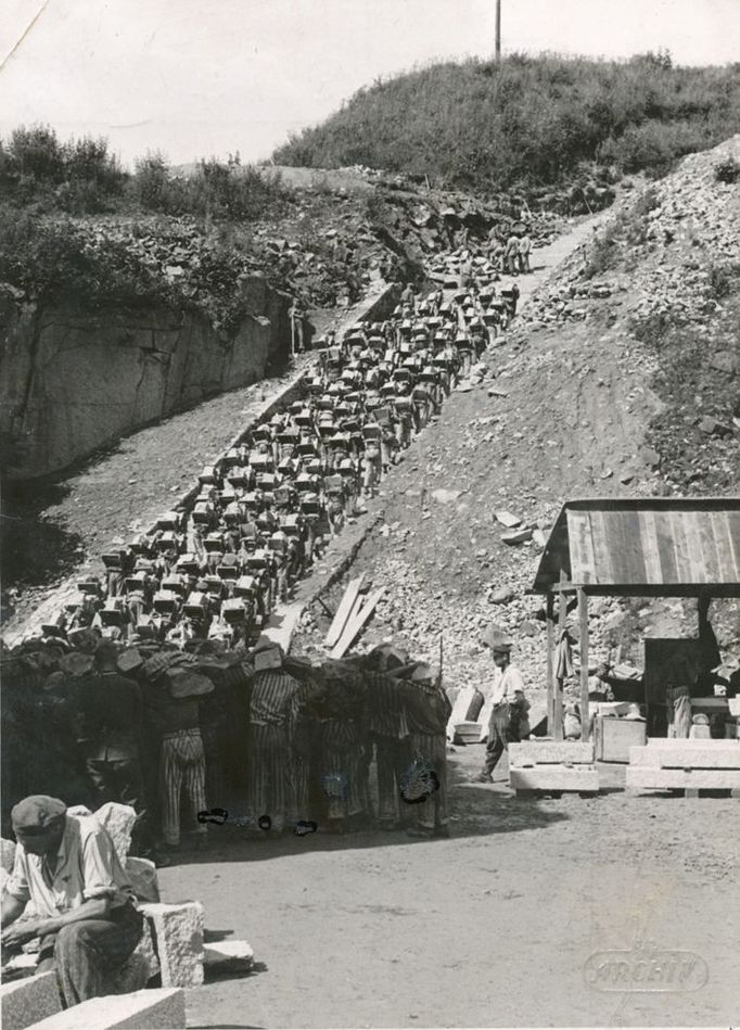 Před 80. lety se začal stavět koncentrační tábor Mauthausen. 7. 7. 1938.