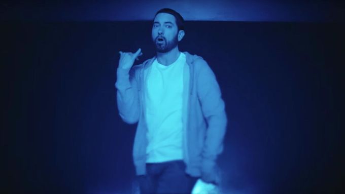 Darkness, první singl z Eminemovy nové desky.