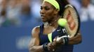 Americká tenistka Serena Williamsová v utkání se Srbkou Anou Ivanovičovou ve čtvrtfinále US Open 2012.