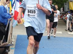 Posledních deset metrů pražského maratonu 2013.