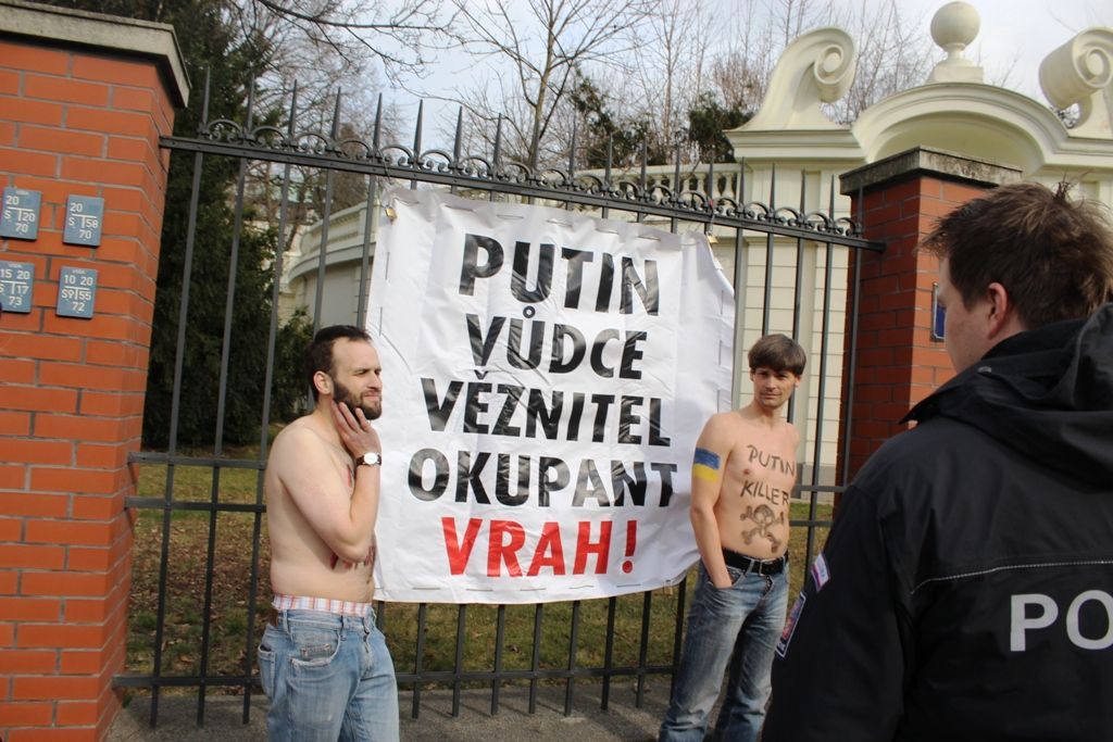 Protest před ruskou ambasádou, Hilšer