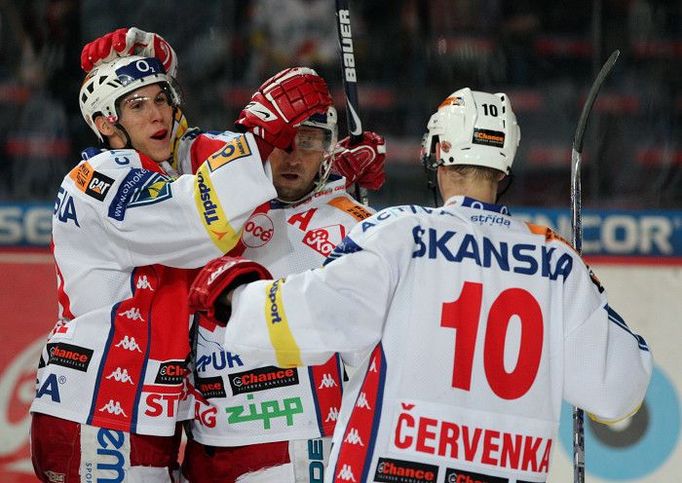 Hokejisté Slavie ve druhé třetině utkání slavili již dvoubrankové vedení nad domácí Spartou.