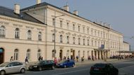 Bezbariérový přístup na nádraží Opava-východ je řešen pomocí výtahu. Před nádražím byl vytvořen i nový nástupní terminál pro přestup na městskou i příměstskou autobusovou dopravu.