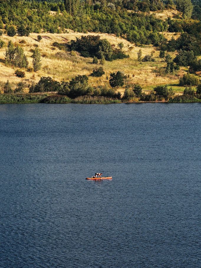 Jezero Most. Rekreační zóna, která vznikla na místě bývalého hnědouhelného dolu