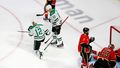 1. kolo play off NHL 2020, Calgary - Dallas: Radek Faksa slaví svůj gól proti Davidu Rittichovi