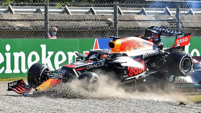 Max Verstappen a Lewis Hamilton