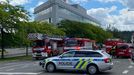 Policisté evakuují deset budov po celém Česku kvůli výhrůžce bombou. Na snímku zásah v pražských Holešovicích.
