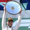 Valtteri Bottas slaví vítězství ve Velké ceně Austrálie formule 1