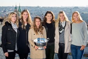 Praha patří tenistkám. Češky po probdělé noci slavily na Hradě