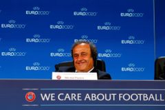 O pozici nového prezidenta UEFA se hlásí jen Platini