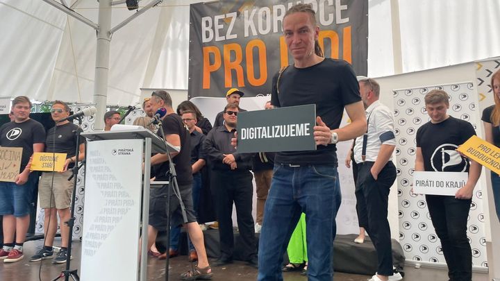 Lidovci se pustili do Bartoše kvůli digitalizaci. Spadl jste z jiné planety, řekli mu
