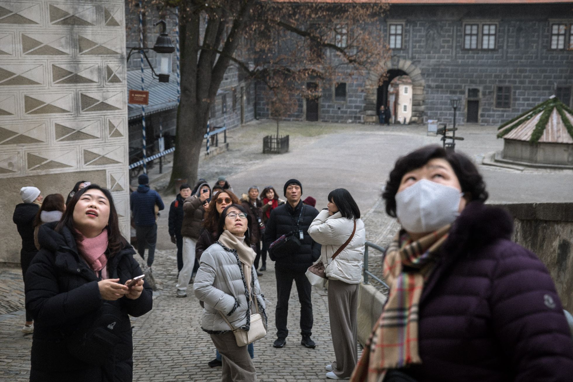 Český Krumlov, overturismus, turisté, zima, andělský průvod, advent, mikuláš