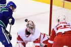 Mrázek zpříjemnil Noskovi debut v NHL, Krejčí skóroval po měsíci