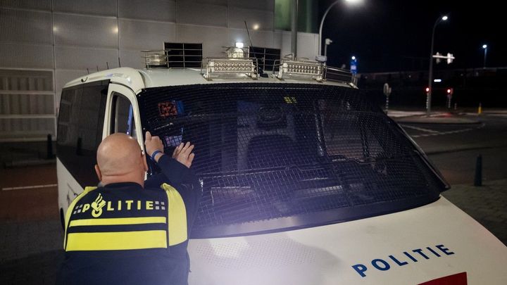 Opilý řidič měl v autě falešné ukrajinské doklady s fotkou Borise Johnsona
