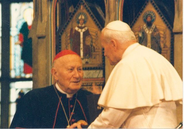 Kardinál Tomášek s papežem Janem Pavlem II.