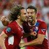 Český fotbalista Petr Jiráček a Milan Baroš slaví gól v polské díti v utkání skupiny A na Euru 2012