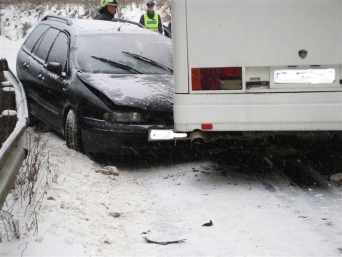 Nehoda u Teplice nad Metují