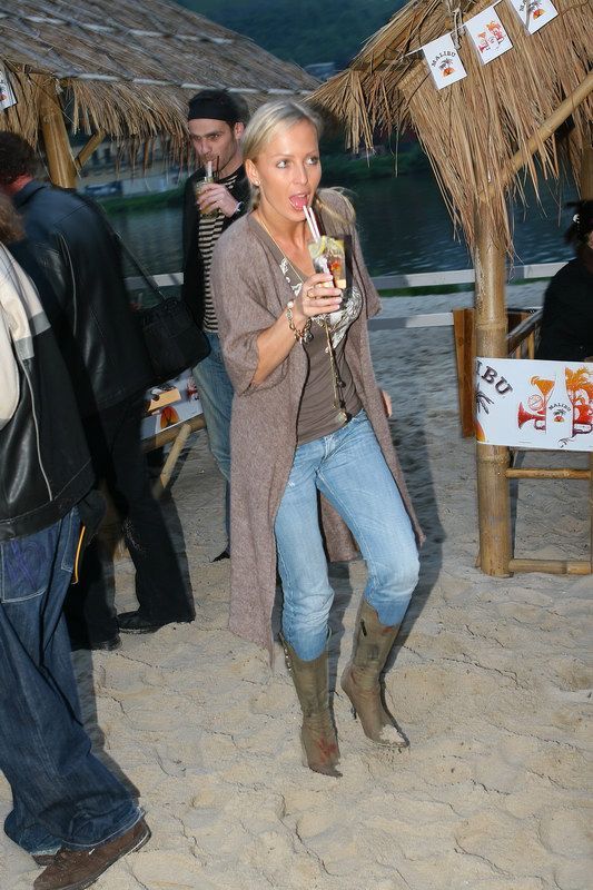 Malibu párty - Zuzana Belohorcová