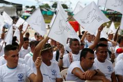 Bývalí bojovníci z FARC vytvoří v Kolumbii politickou stranu. Fungovat bude od září