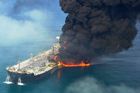 V Rudém moři explodoval íránský ropný tanker. Podle Teheránu ho zasáhly rakety
